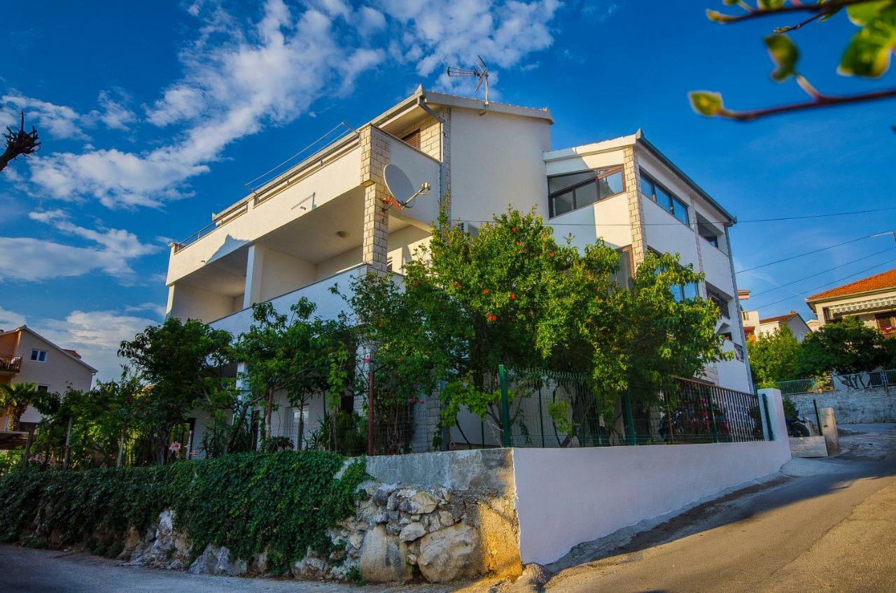 Apartment Ive Trogir Bagian luar foto