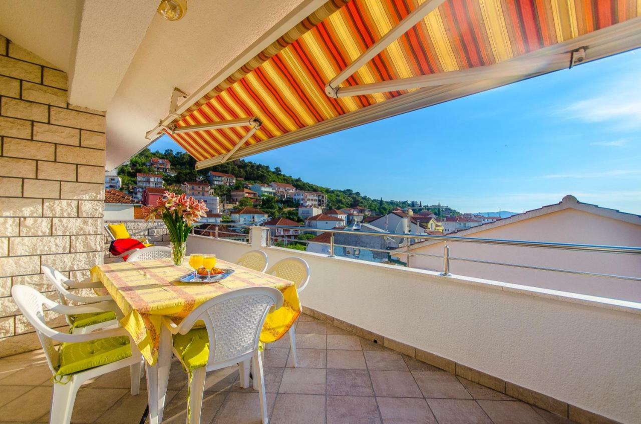 Apartment Ive Trogir Bagian luar foto