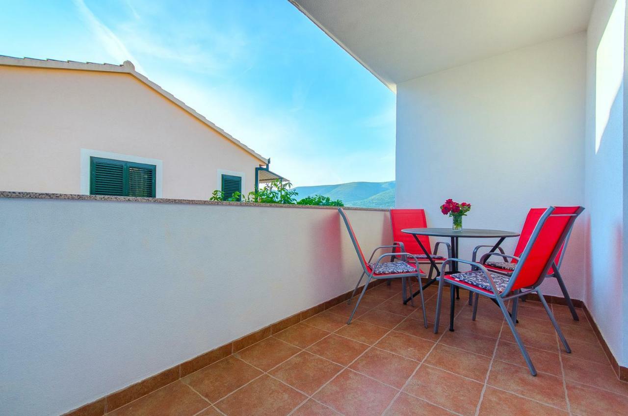 Apartment Ive Trogir Bagian luar foto